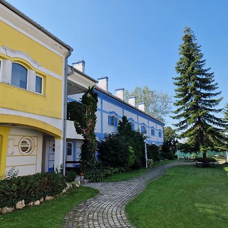 Rozina Apartman Mosonmagyarovar Exterior photo